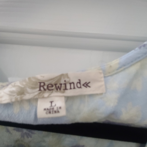 Rewind brand crop top and skirt set - Picture 2 of 4